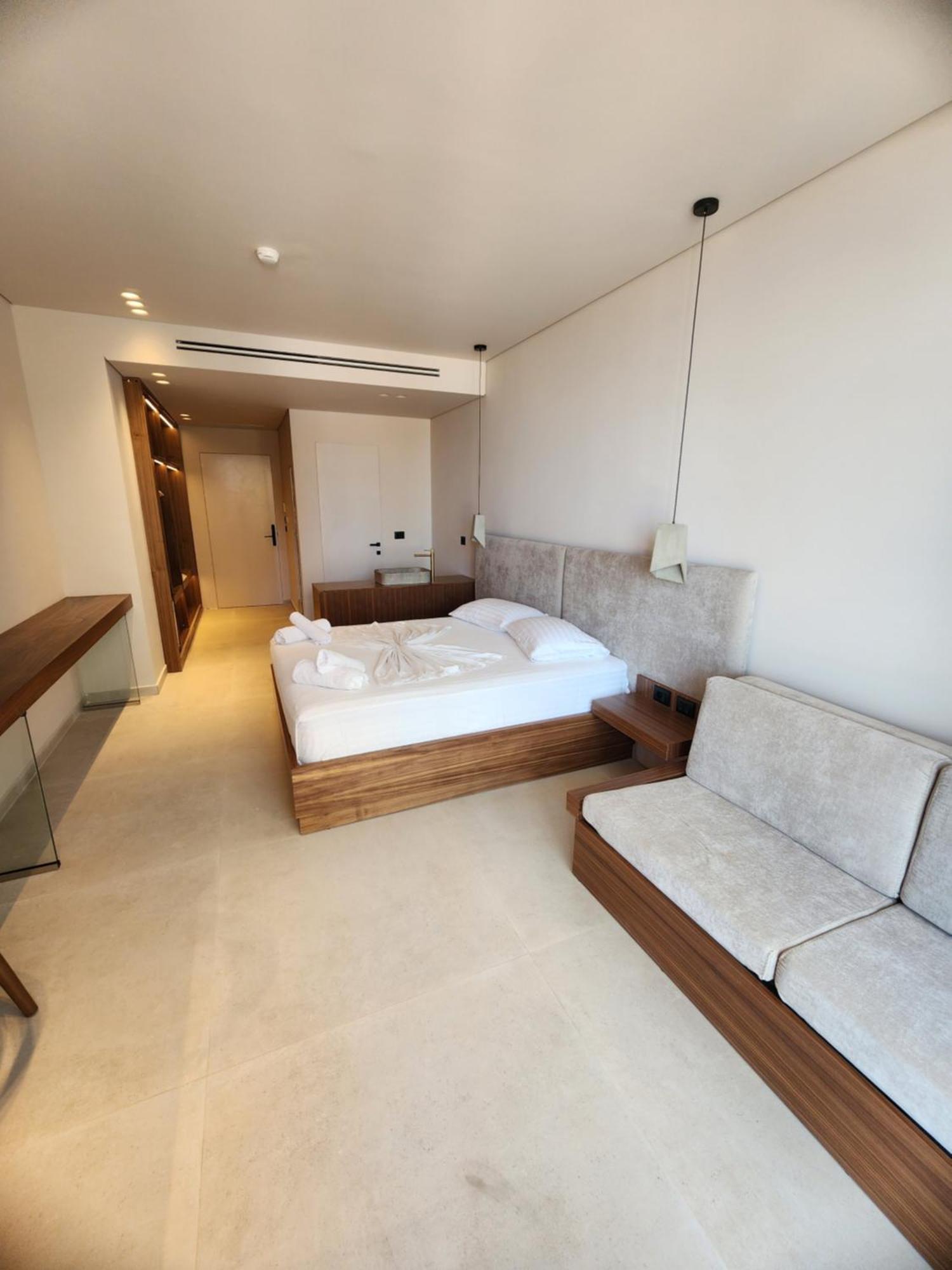 Summer Dream Hotel